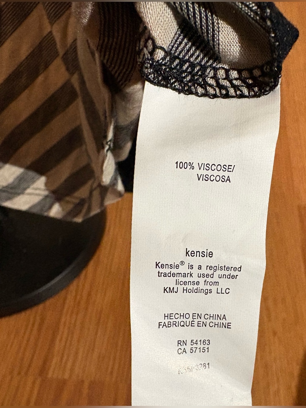 Kensie Black & White Striped Short-Sleeve Scoop Tee Size Small NWT - Picture 6 of 6